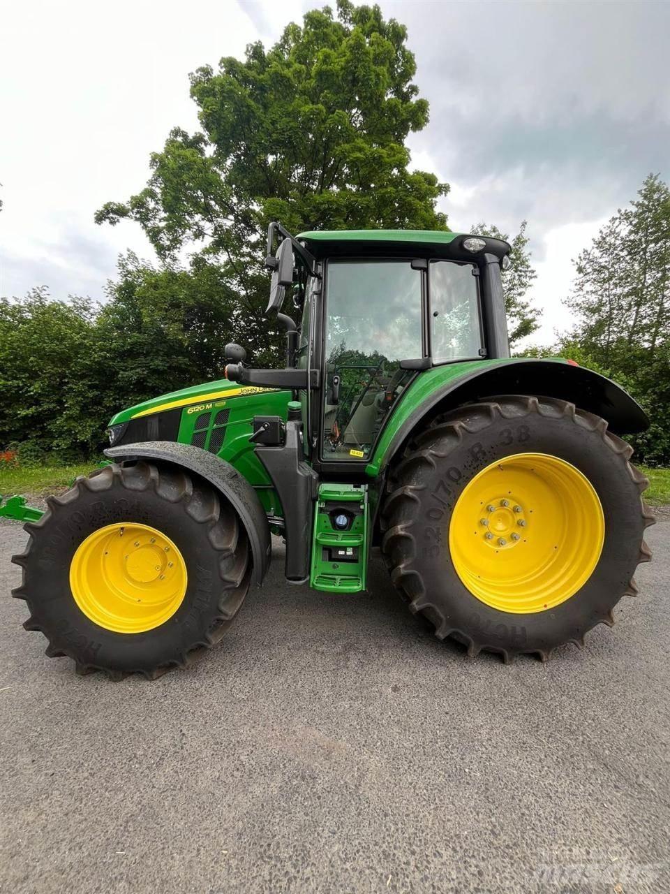 John Deere 6120M Tractoare