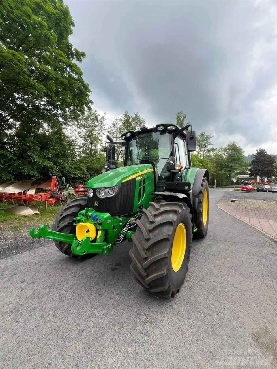 John Deere 6120M Tractoare