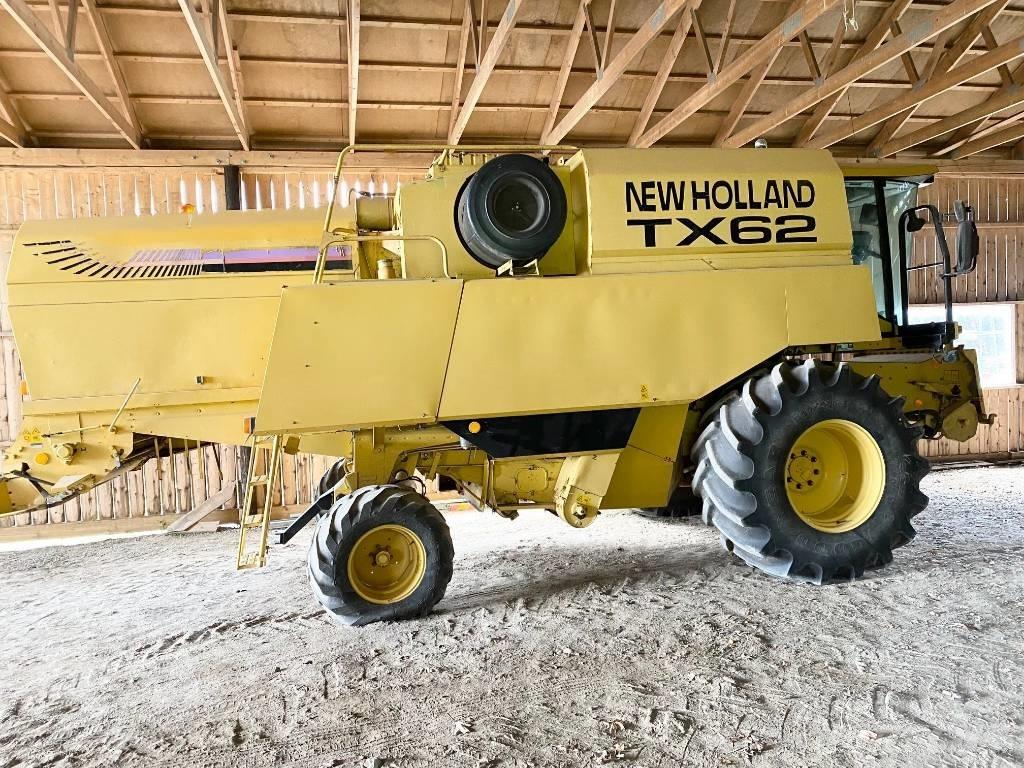 New Holland TX 62 Combine de secerat