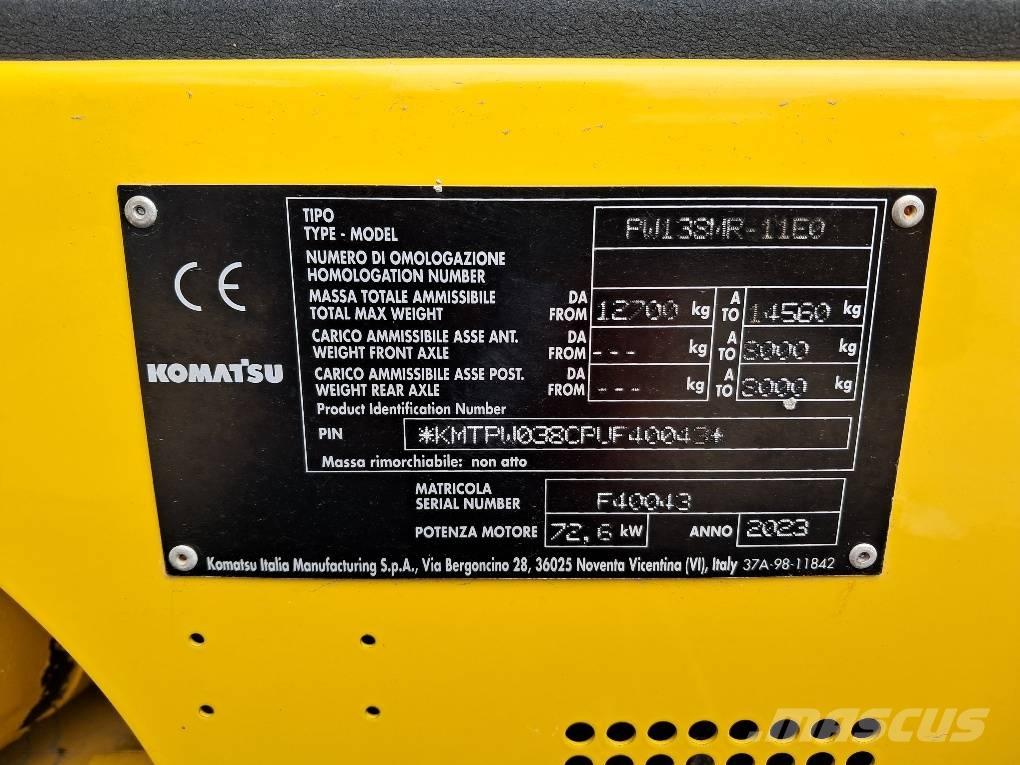 Komatsu PW138MR-11E0 Excavatoare cu roti