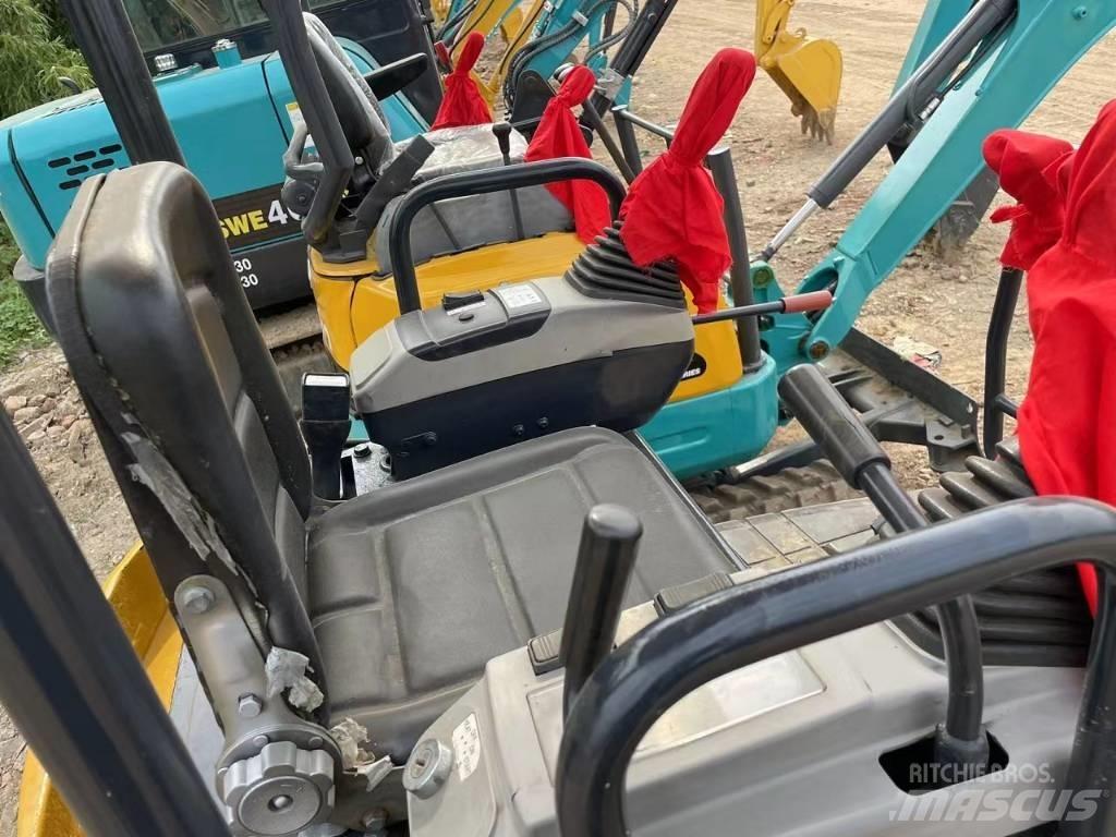 Komatsu PC18 Excavatoare pe șenile
