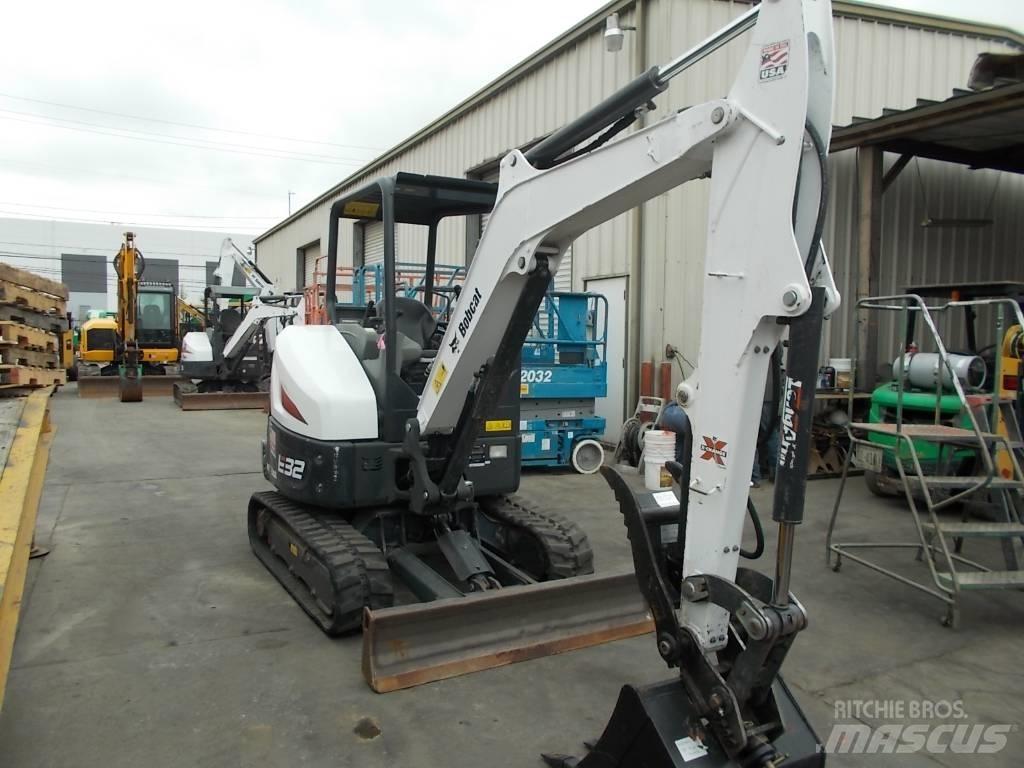 Bobcat E32i Mini excavatoare < 7t