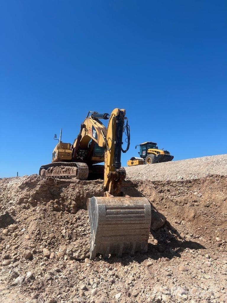 CAT 330 D L ME Excavatoare pe șenile
