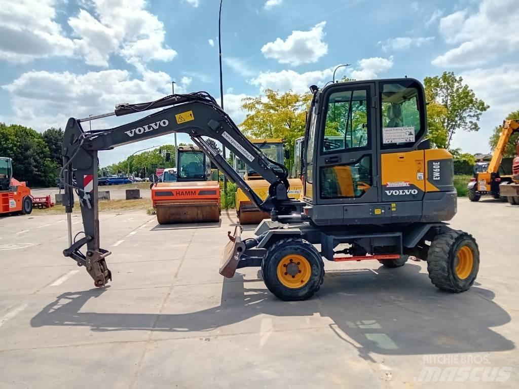 Volvo EW 60 E Excavatoare cu roti