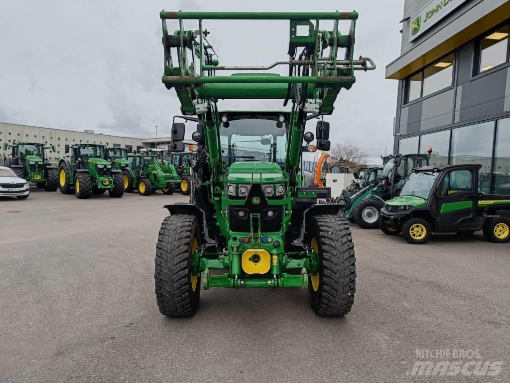 John Deere 6115 RC Tractoare
