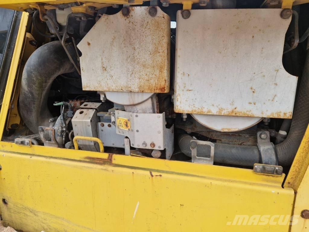 Komatsu D 65 PX-18 Buldozere pe senile