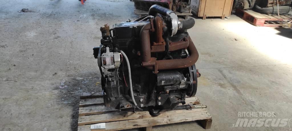Yanmar 4TNE100 Motoare