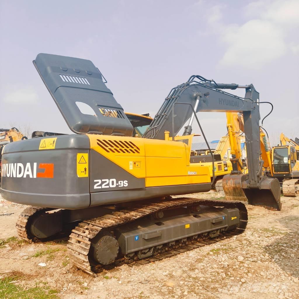 Hyundai R220LC-9S Excavatoare pe șenile
