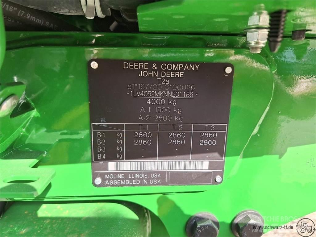 John Deere 4052M Tractoare compacte