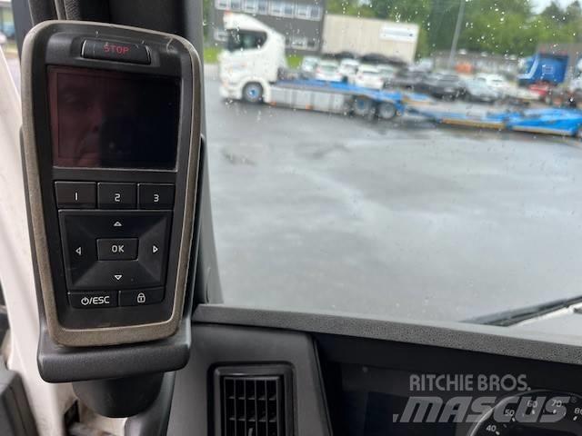 Volvo FMX 500 Camion cu carlig de ridicare