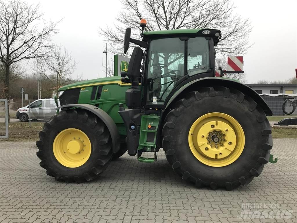 John Deere 6R 250 Tractoare