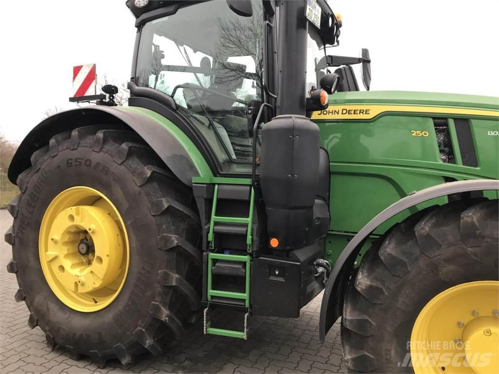 John Deere 6R 250 Tractoare