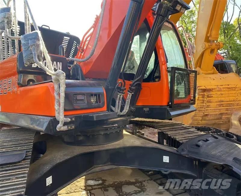 Doosan DX300LC-9C Excavatoare pe șenile
