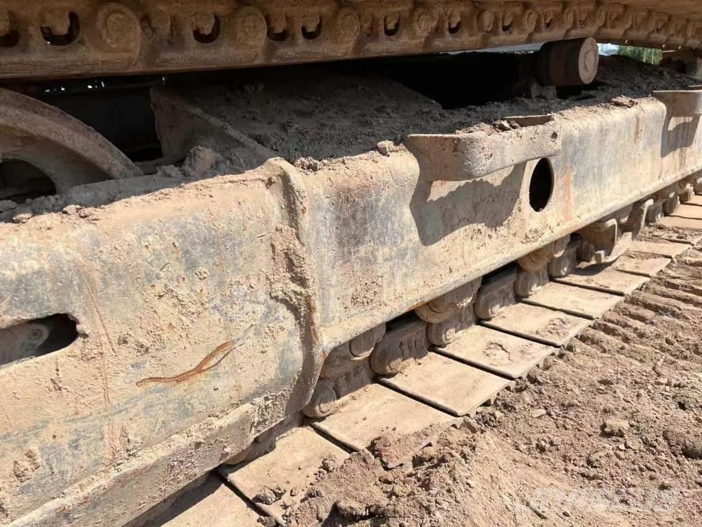 Komatsu PC 130 Excavatoare pe șenile
