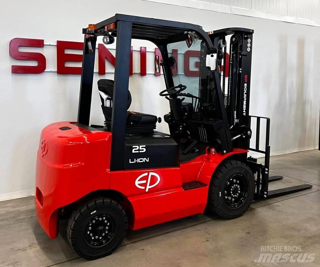 EP EQUIPMENT EFL252 Stivuitor electric