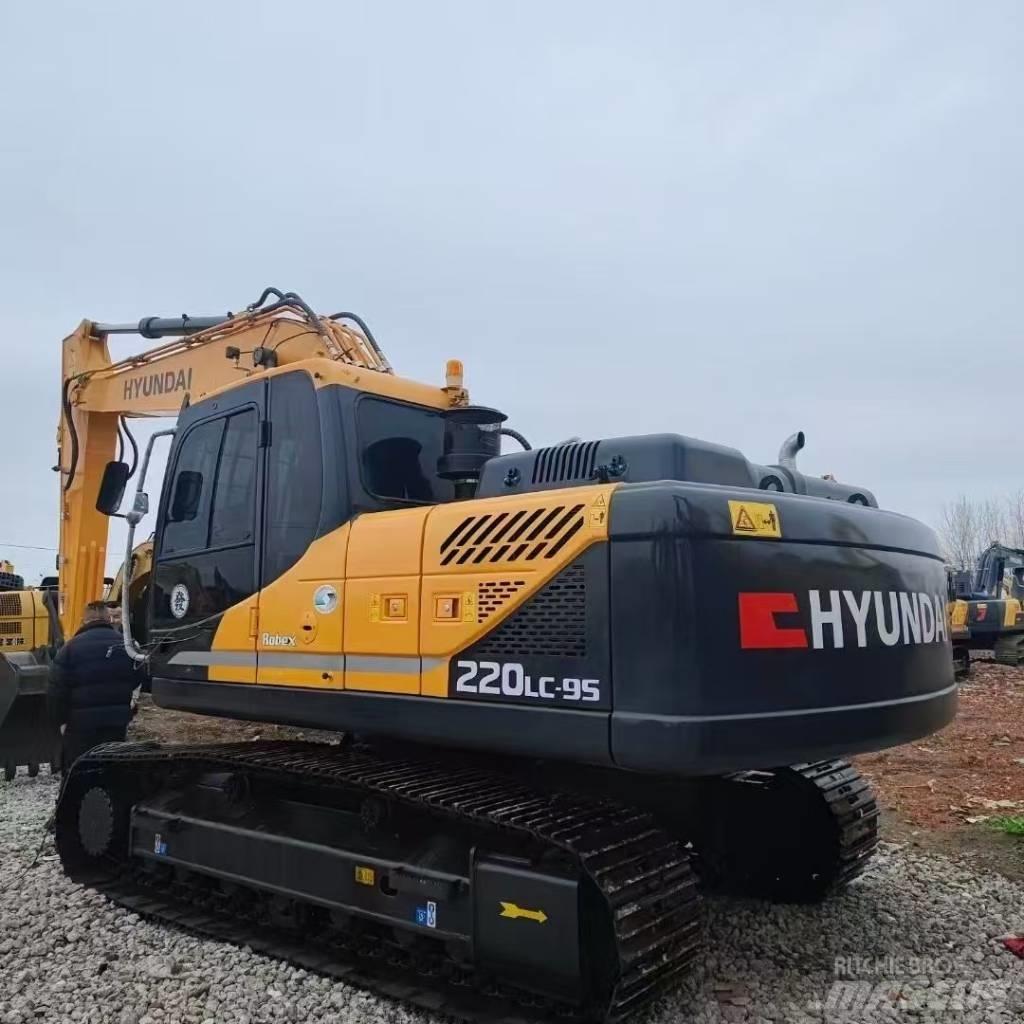 Hyundai 220-9S Excavatoare pe șenile
