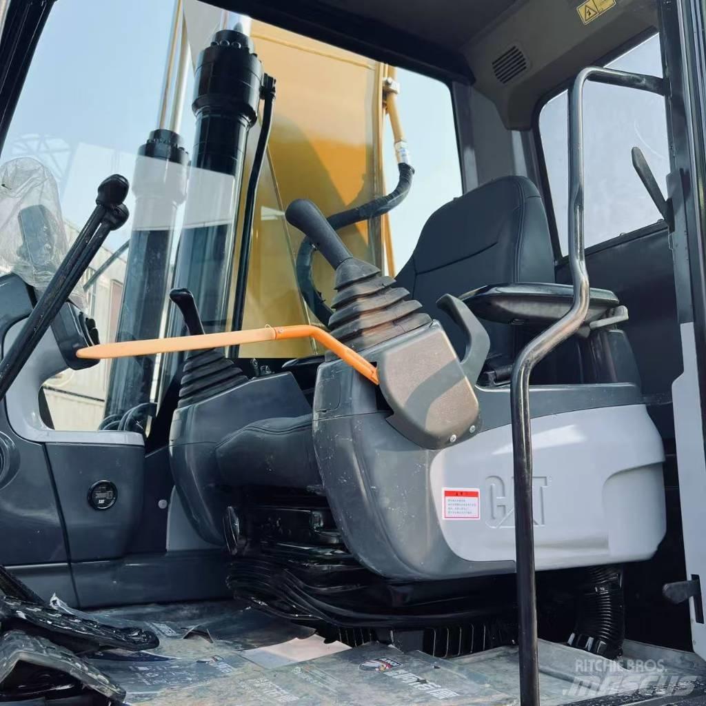 CAT 320 D L Excavatoare pe șenile
