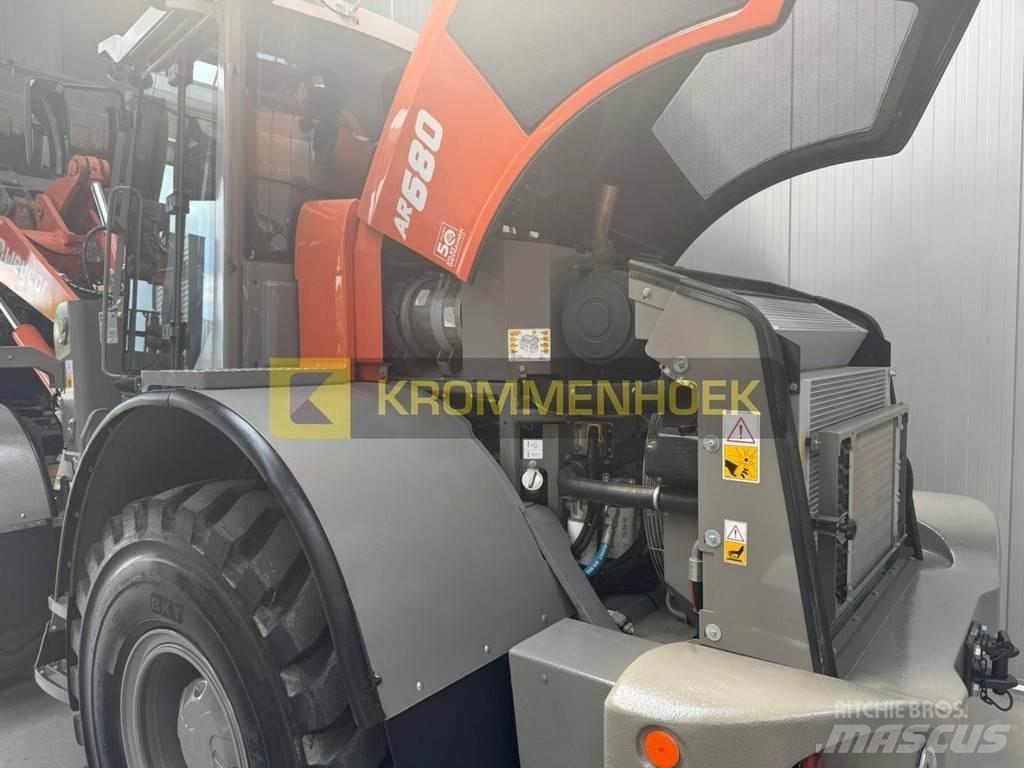Weycor AR 680 Incarcator pe pneuri
