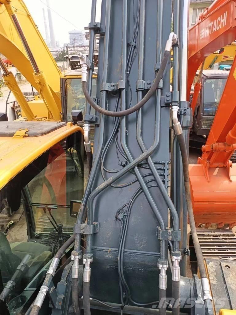 Hyundai 305-9 Excavatoare pe șenile
