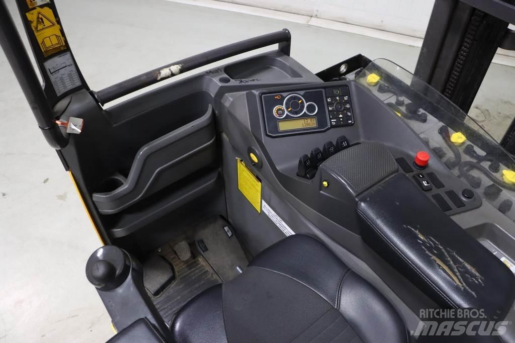 Atlet UMS200D Stivuitor cu catarg retractabil