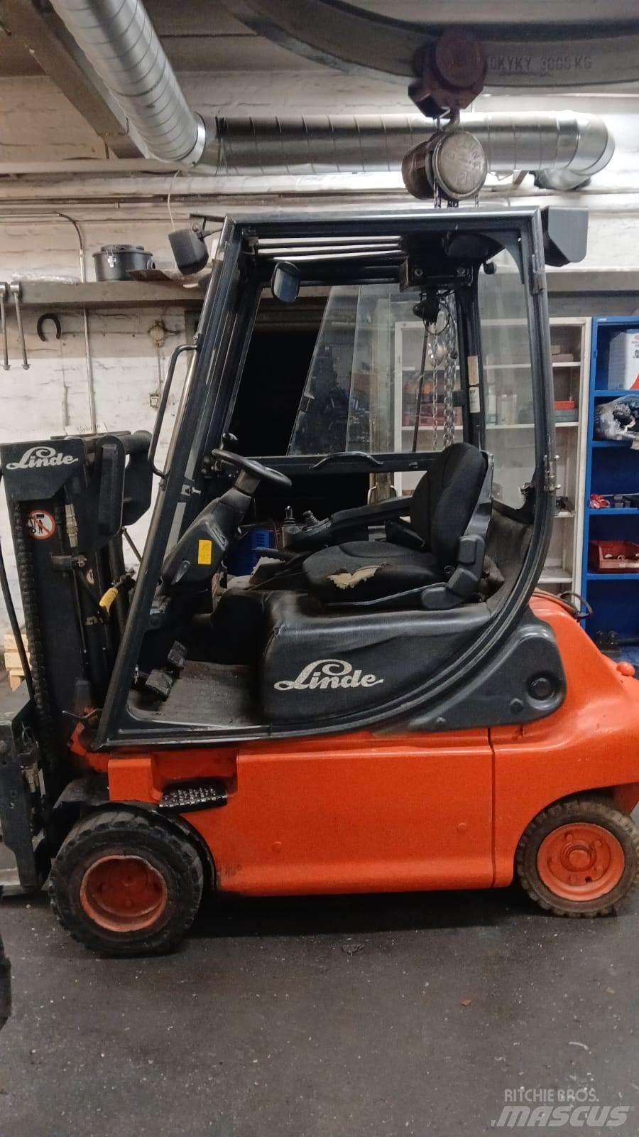 Linde E20P-02 Stivuitor electric