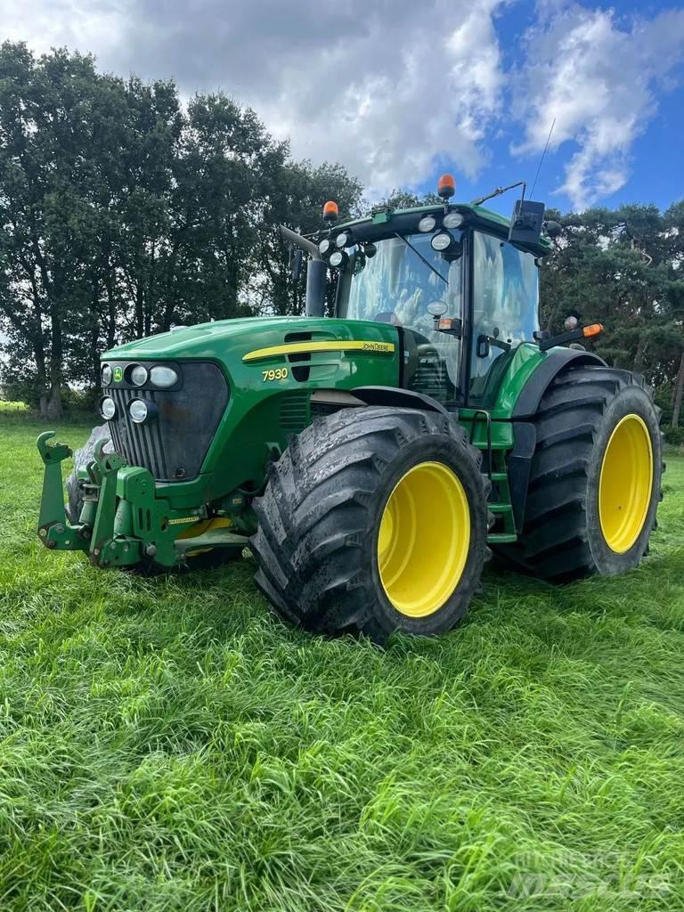 John Deere 7930 Tractoare
