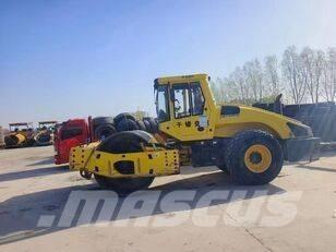 Bomag BW 220D-40 Cilindri compactori dubli
