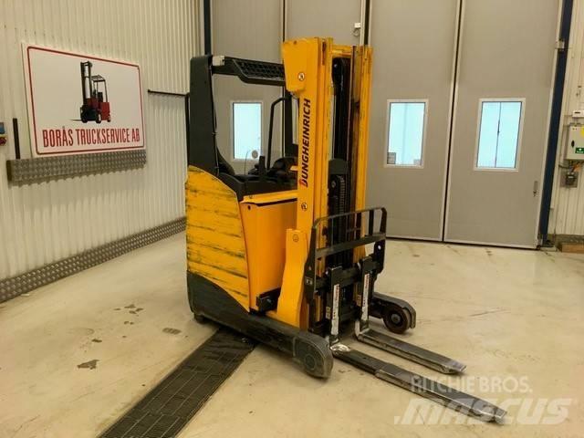 Jungheinrich ETV 110 Stivuitor cu catarg retractabil