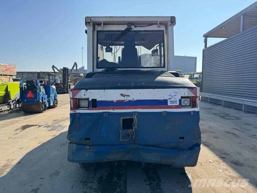 CAT PS-300B Cilindri compactori cu roti