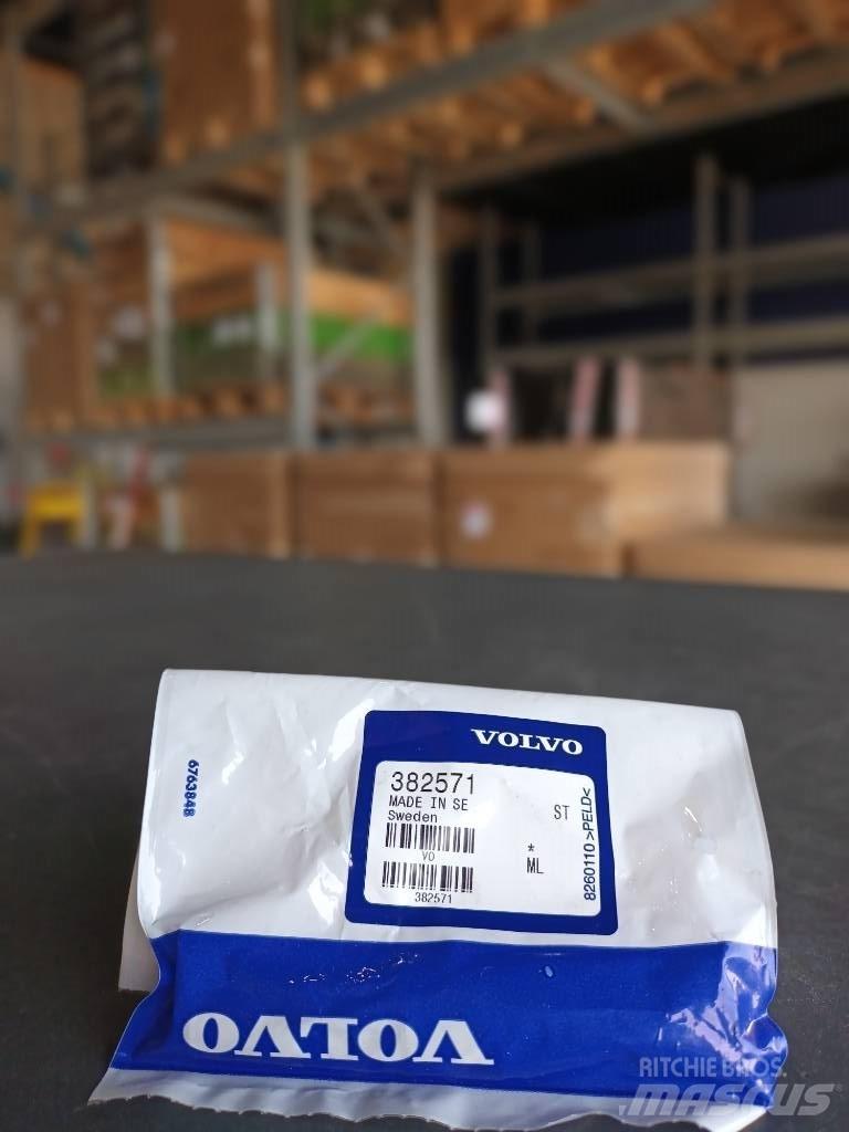 Volvo PIN 382571 Motoare