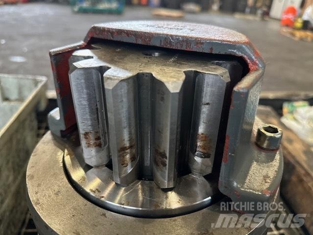 Liebherr SAT 222/220 Transmisie