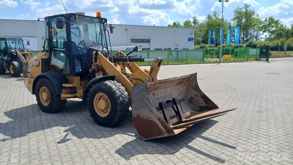 CAT 907 M Incarcator pe pneuri