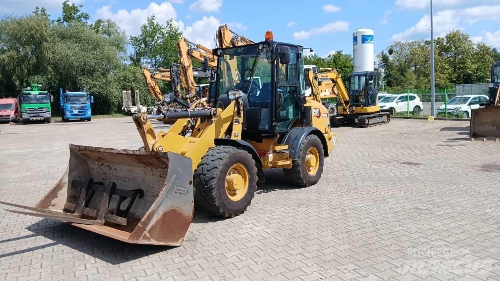 CAT 907 M Incarcator pe pneuri