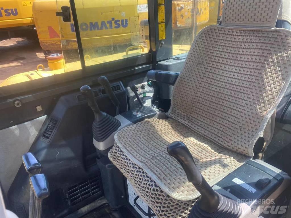 Komatsu PC56 Excavatoare pe șenile
