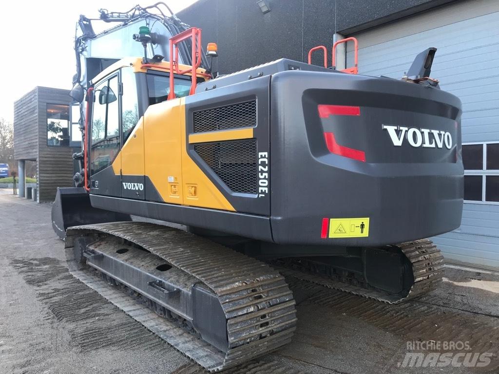 Volvo EC 250 E Excavatoare pe șenile
