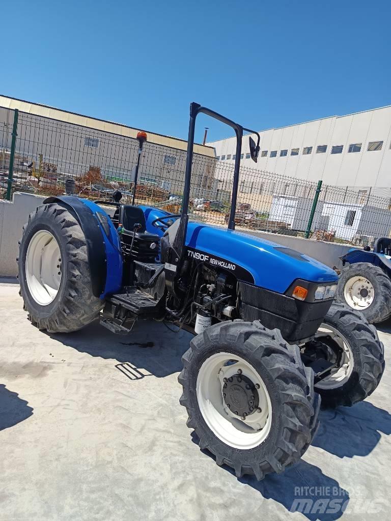 New Holland TN 90 F Tractoare