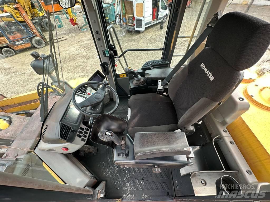 Komatsu WA 500-7 Incarcator pe pneuri