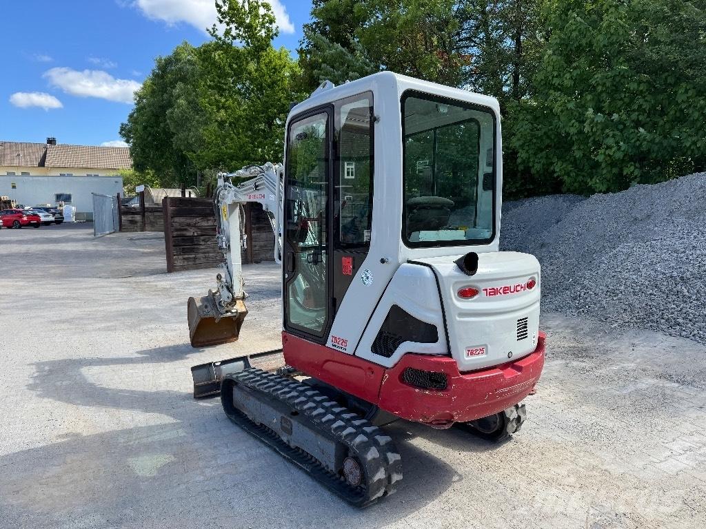 Takeuchi TB 225 Mini excavatoare < 7t