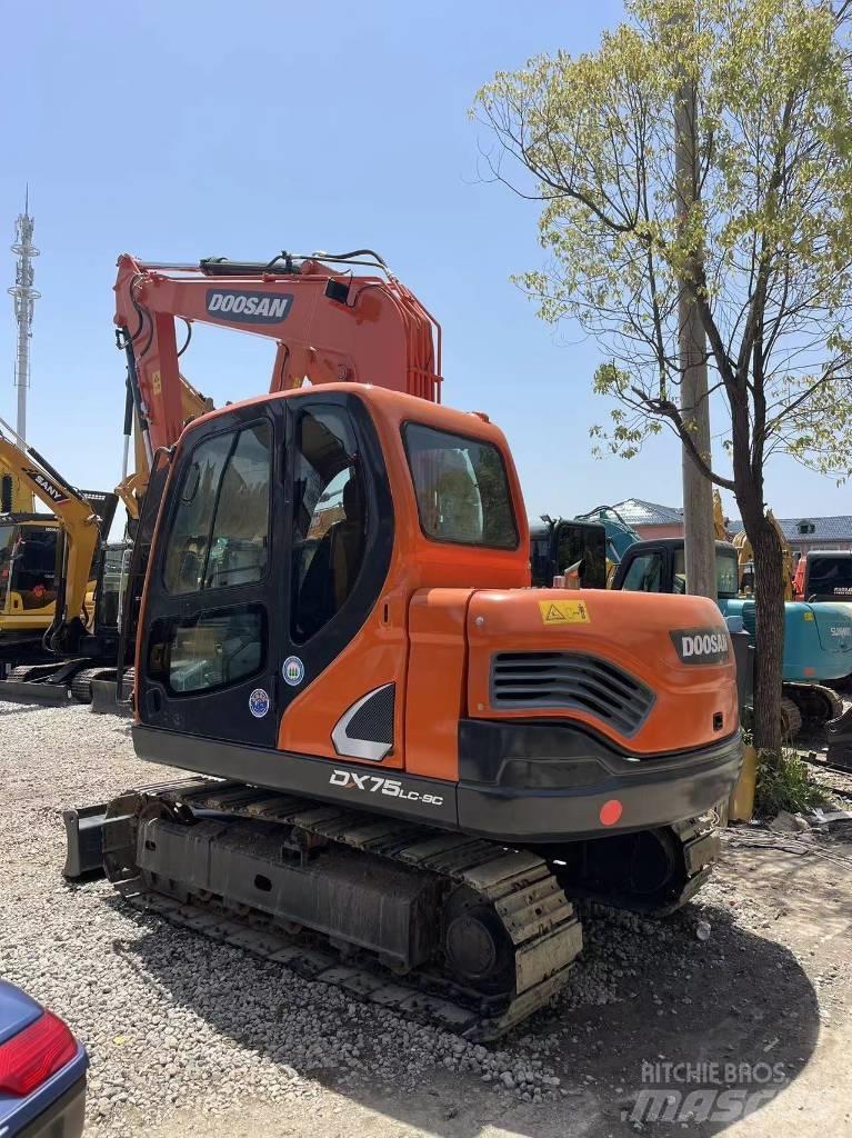 Doosan DX75 Mini excavatoare < 7t