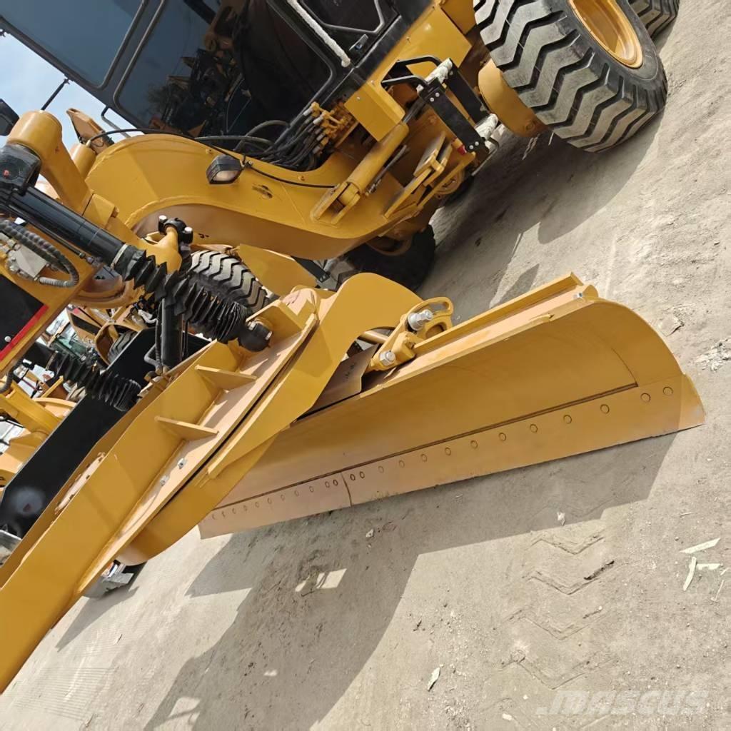 CAT 140 H Excavatoare pe șenile
