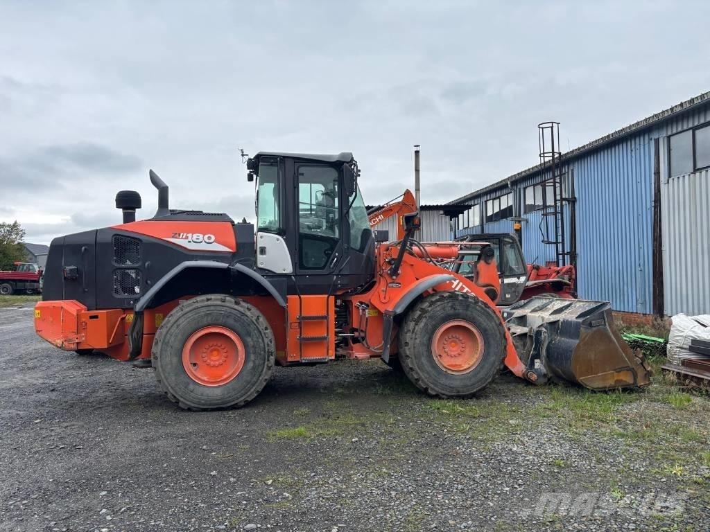 Hitachi ZW180-6 Incarcator pe pneuri