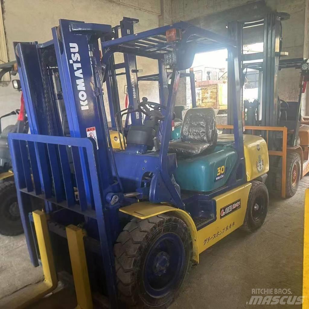 Komatsu F30T Stivuitor diesel