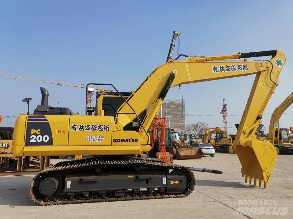 Komatsu PC 200-8 Excavatoare 7t - 12t
