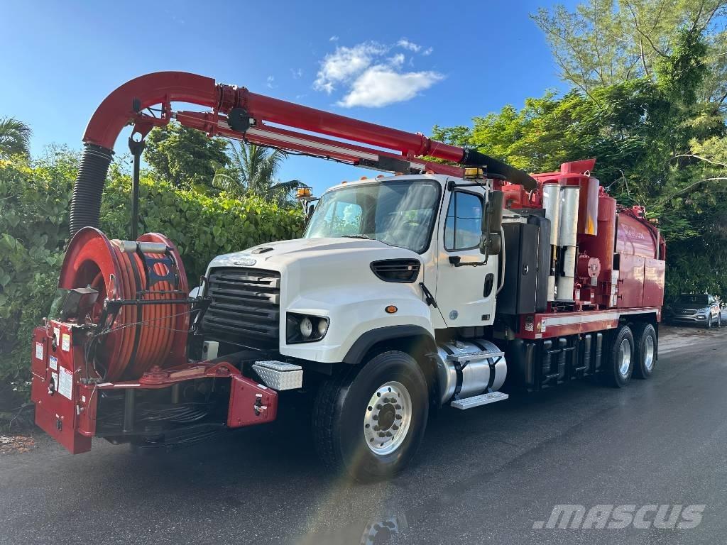 Freightliner 114 SD Camion vidanje