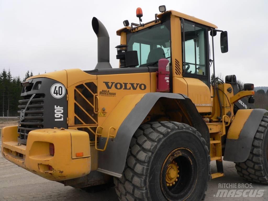 Volvo L 90 F Incarcator pe pneuri