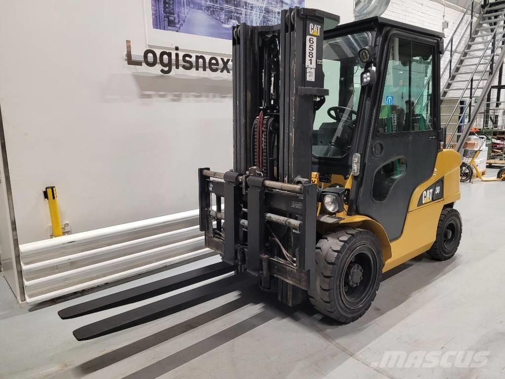 CAT DP 30 N Stivuitor diesel