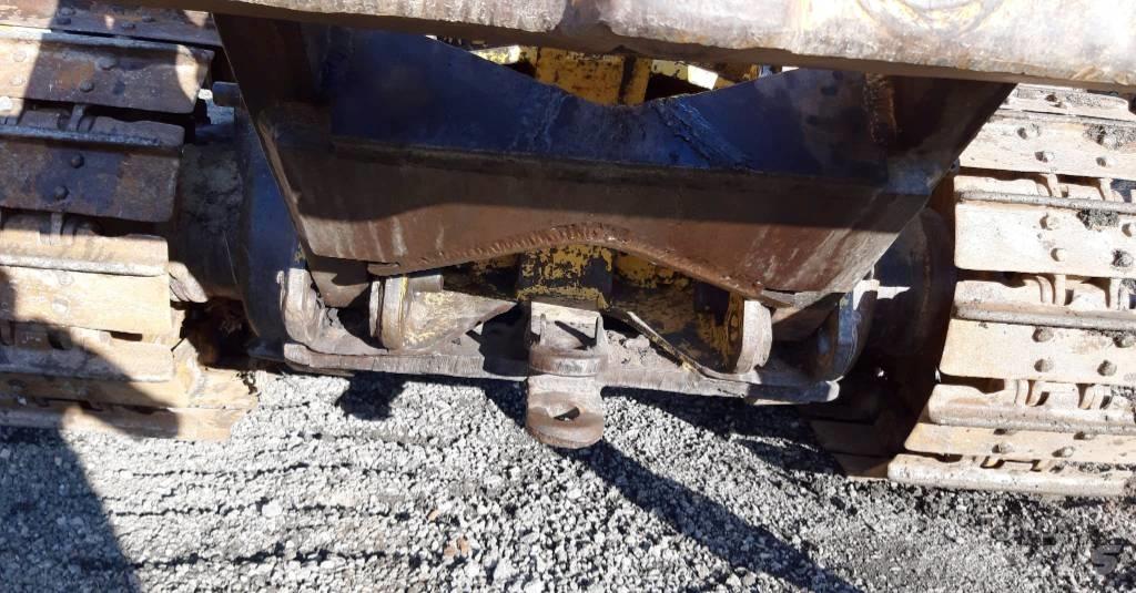 Komatsu D58E-1 Buldozere pe senile