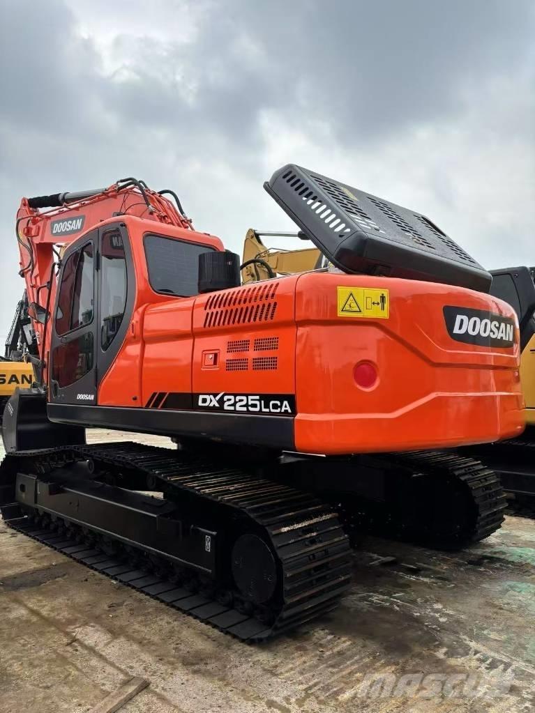 Doosan 225 LCA Excavatoare pe șenile

