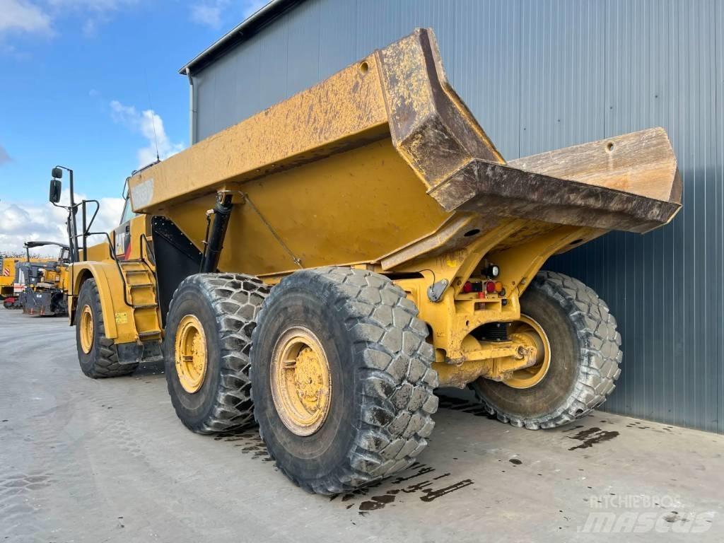 CAT 735B Transportoare articulate