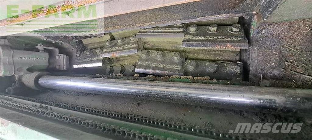 John Deere 8400 Forajere cu autopropulsare